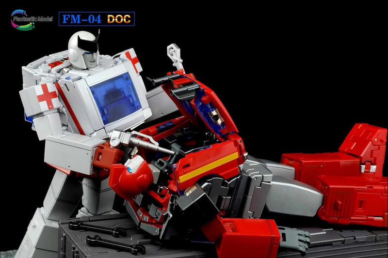 Fans Toys Fantastic Model FM-04 Doc (Ratchet)