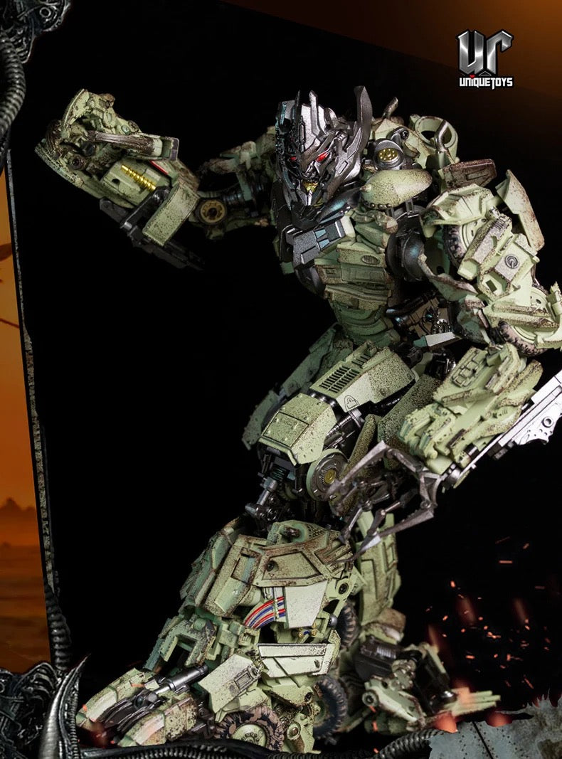 Unique Toys R-05D Desperado Megatron Weathered version